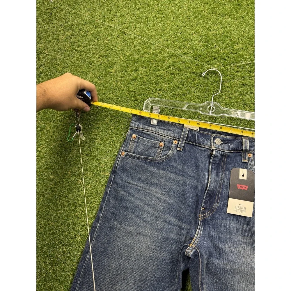 Levis shop confidence